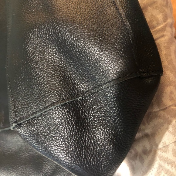 Courage B black leather tote - Picture 7 of 8